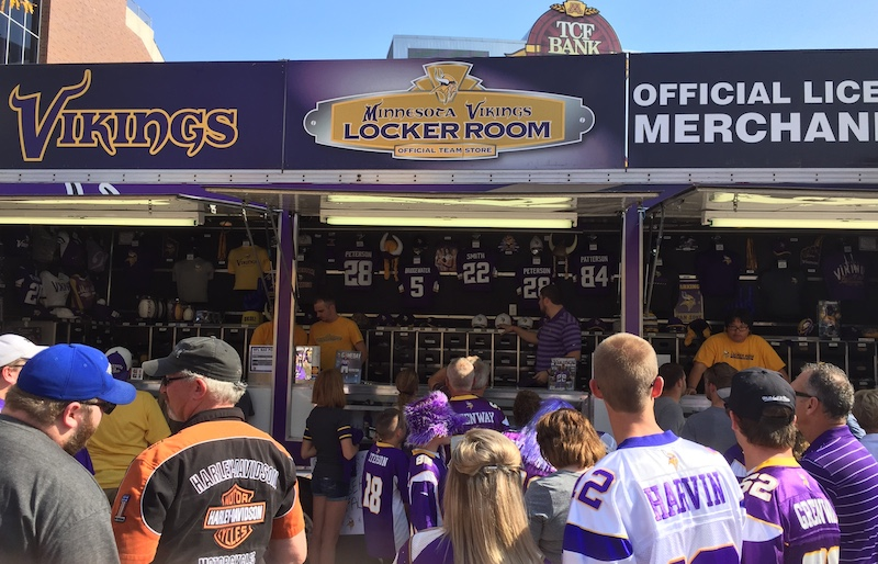 Illustration for article titled The Vikings Are Still Prominently Selling Adrian Peterson Jerseys